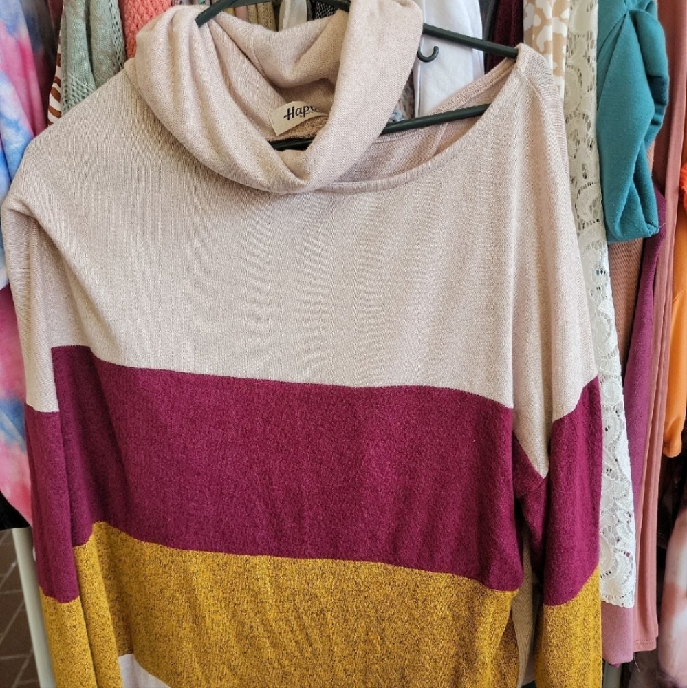 NWOT Haptics loose turtleneck with one cold shoulder long sleeve L but fits 1x